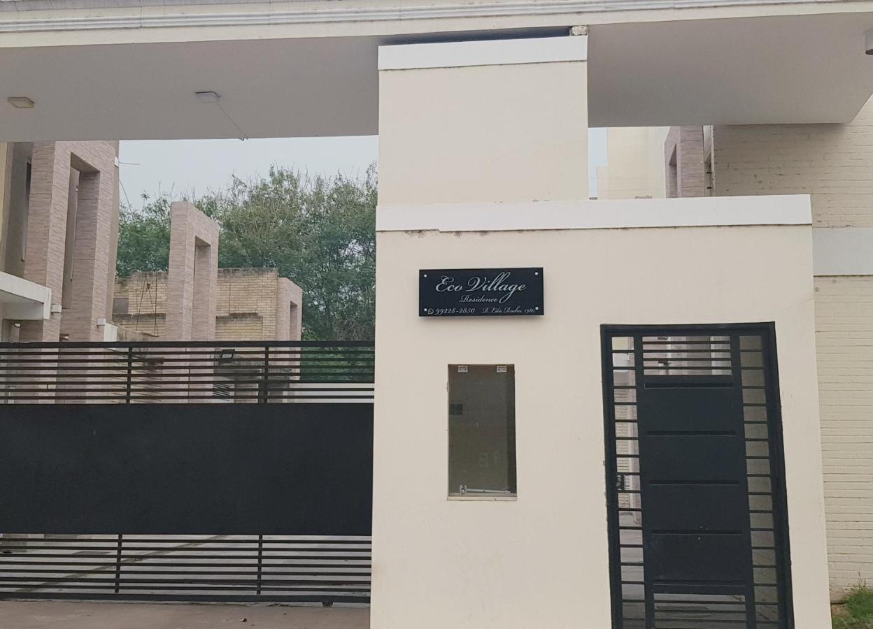 Sobrado 6 Amplo E Confortavel Em Condominio Корумба Екстериор снимка