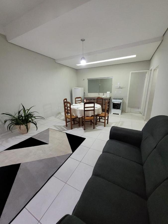 Sobrado 6 Amplo E Confortavel Em Condominio Корумба Екстериор снимка